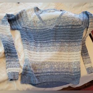 Light knit Hollister sweater